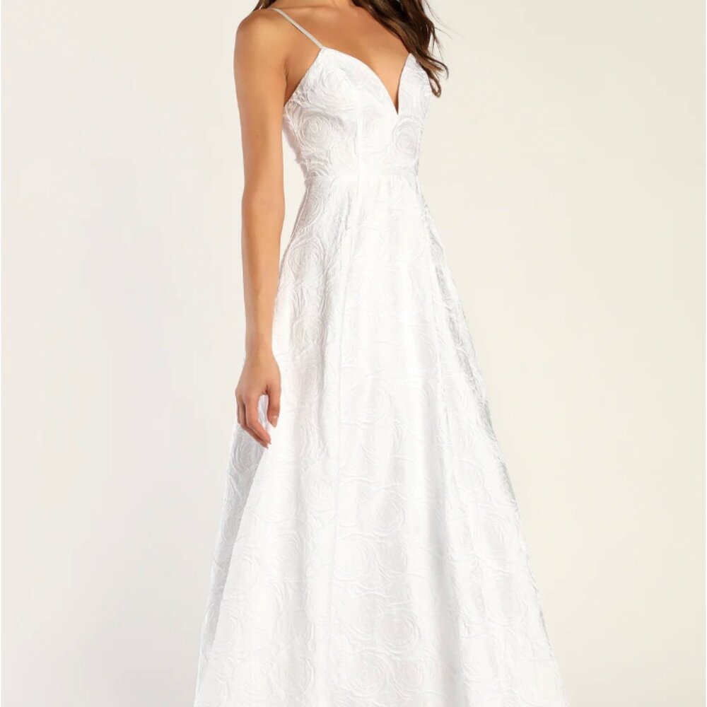 Elegant Energy White Floral Jacquard Maxi Size Medium NWOT